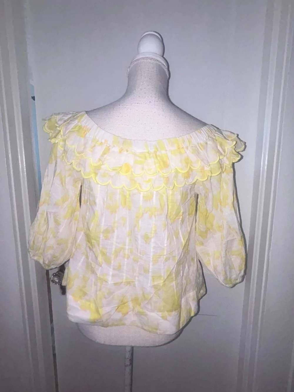 Anthropologie Yellow and White Floral Off-Shoulder Ruffle Top sz XS never worn